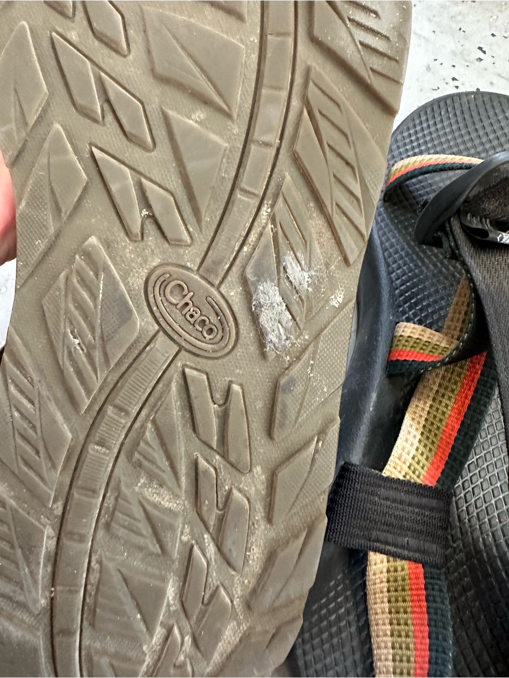 Chaco men’s ' Z/Cloud Sandals in Black with Multi-Stripe Webbing,size 11 - Picture 9 of 10